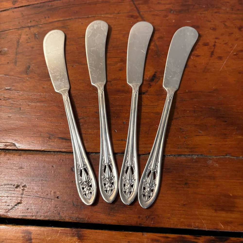 Wallace Silver Plate Luxor Butter Cheese Jam Spreaders Set 4